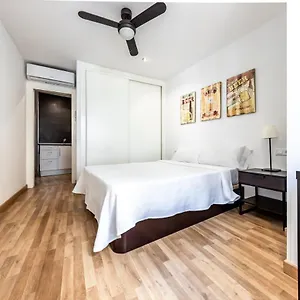 Minimalistic In The Heart Of Apartamento